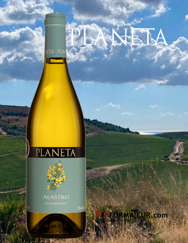 Bouteille de Planeta, Alastro, Italie, Sicile, Menfi, 2019 avec vignoble en arrière-plan