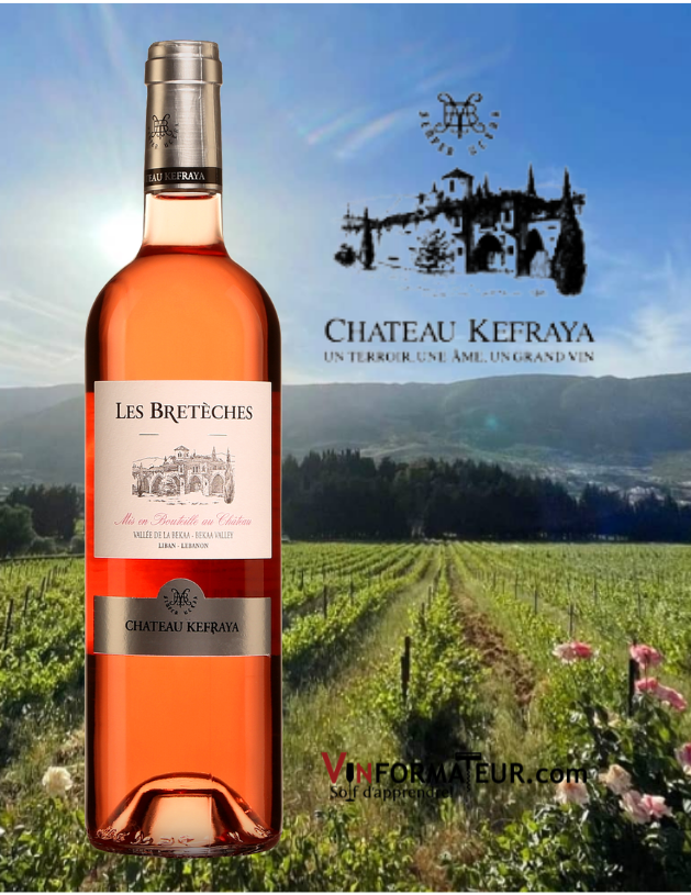 BOuteille de Les Brétèches, vin rosé, Château Kefraya, Liban, Vallée de la Bekaa, 2020 avec vignoble en arrière-plan
