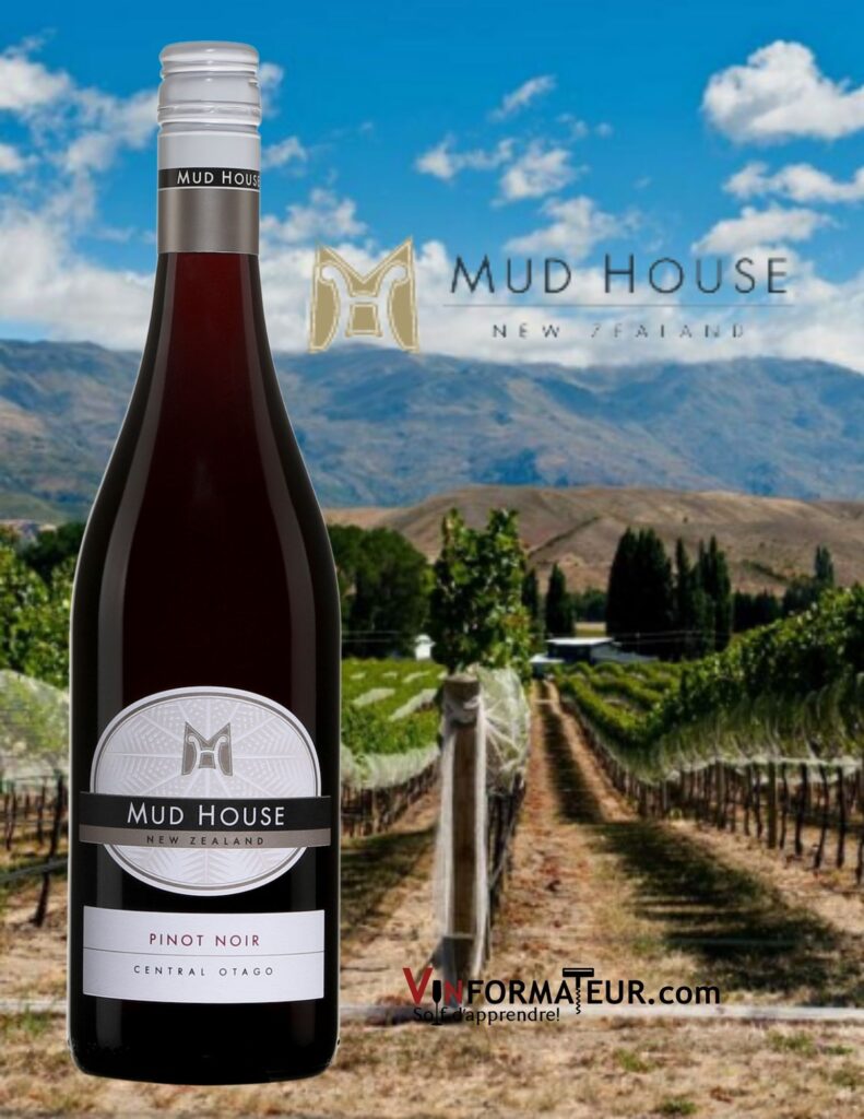 Bouteille de Pinot Noir, Mud House, Nouvelle-Zélande, Central Otago, 2019 et vignoble