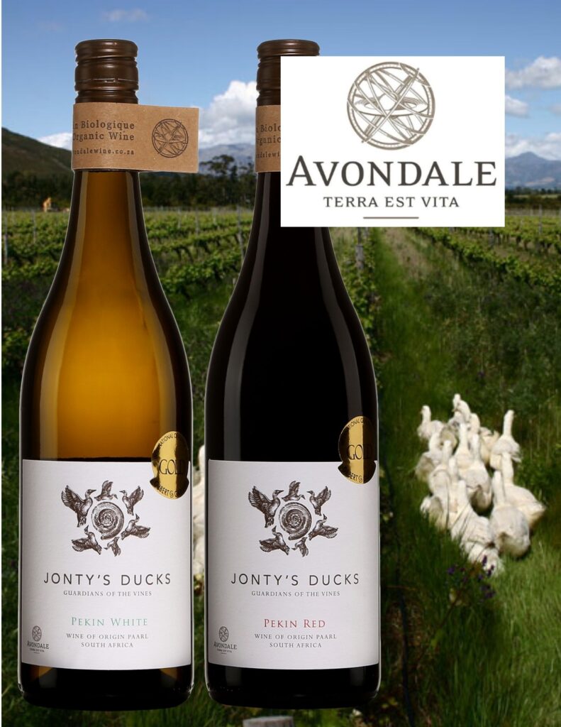 Bouteilles de Jonty's Ducks Afrique du Sud: Avondale, Western Cape, Pekin White, vin blanc bio, 2018, Pekin Red, vin rouge bio, 2016.