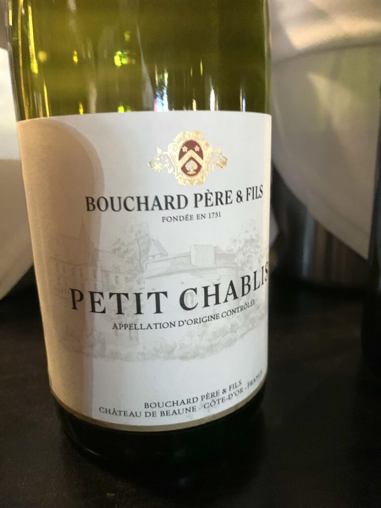 Bouteille de Petit Chablis, Pascal Bouchard Père et Fils