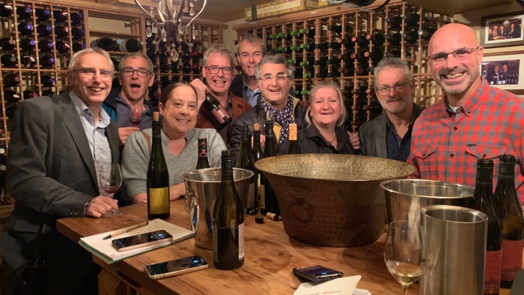 Dégustation des vins de Weingut Burg Ravensburg à l'Auberge du Lac Morency avec Claus Burmeister CEO et Winemaker, Benoît Lecavalier agence Benedictus et autres personalités du monde du vin.